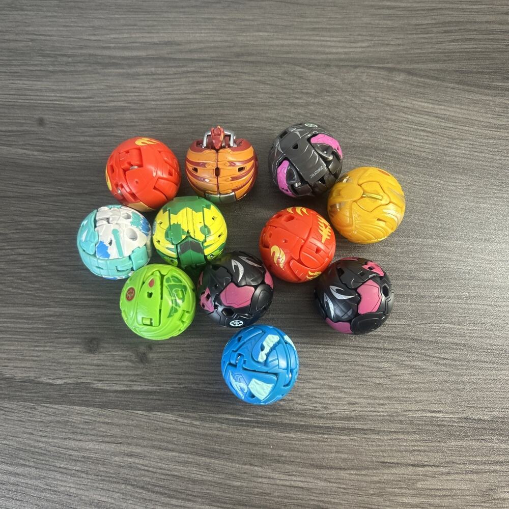 Bakugan Battle Brawlers Lot of 11 Transforming Balls Mixed Colors As Is